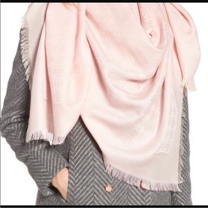 Tory Burch T MONOGRAM JACQUARD TRAVELER SCARF